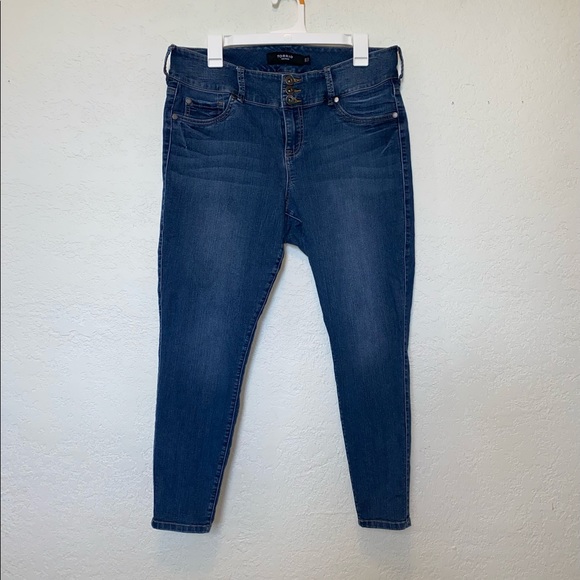 Torrid Skinny Jeans size 14 short - Picture 4 of 7